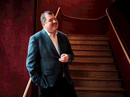 Ivor Bolton © Pia Clodi, Peaches & Mint